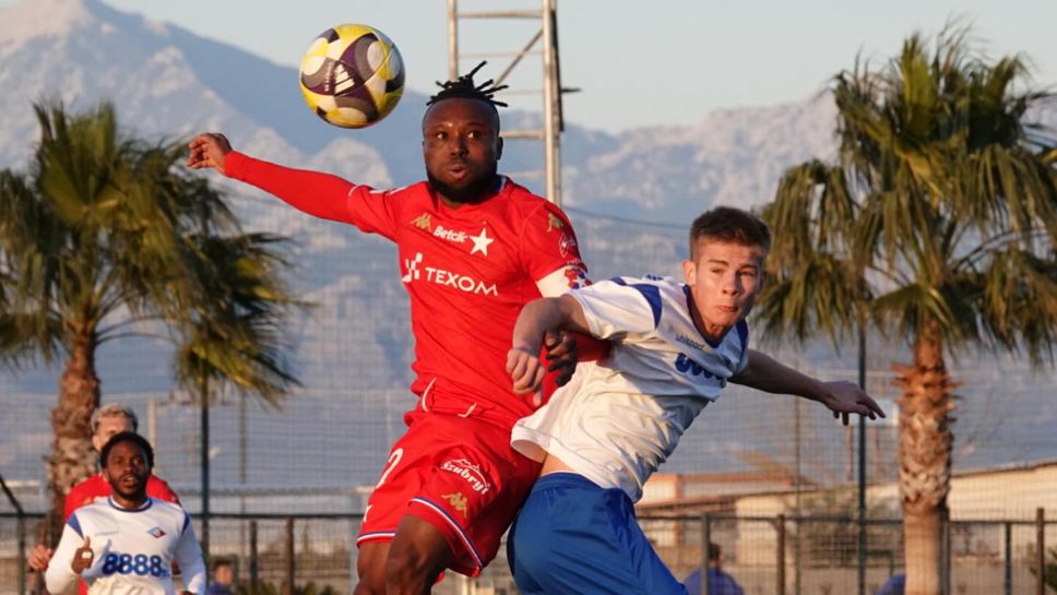 Септември София започна с победа в контролните си срещи на