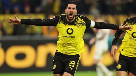 Дузпа в края зарадва Дортмунд в зрелище срещу последния