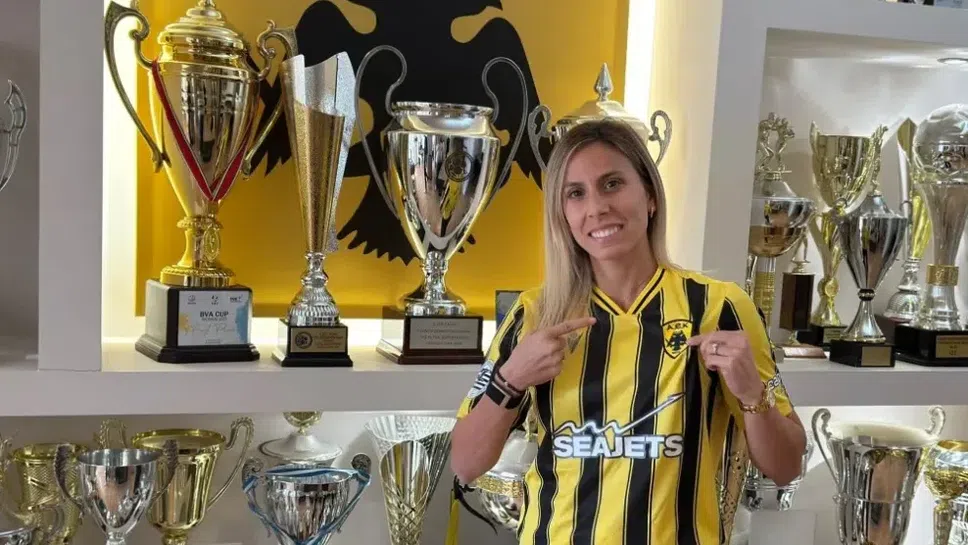 Евдокия Попадинова осъществи най-големия трансфер в женския футбол в Гърция