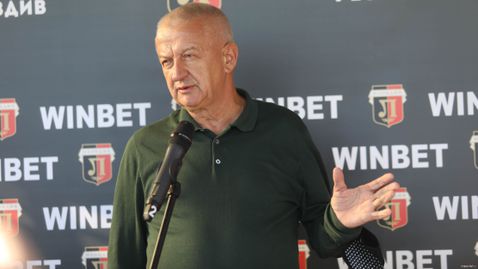 Крушарски за Наумов: Симулант! Ще отиде ли тоя левак с линейка при Габровски? Ще изхвърля Ботев в "Б" група