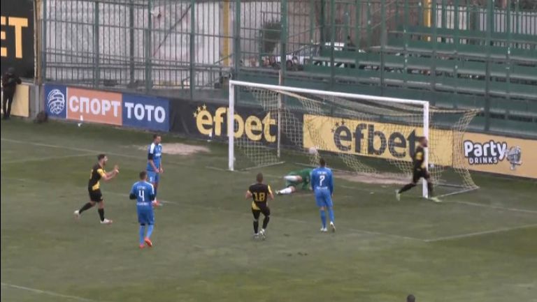Хеттрик за Иван Василев и 3:0 за Ботев срещу Гигант