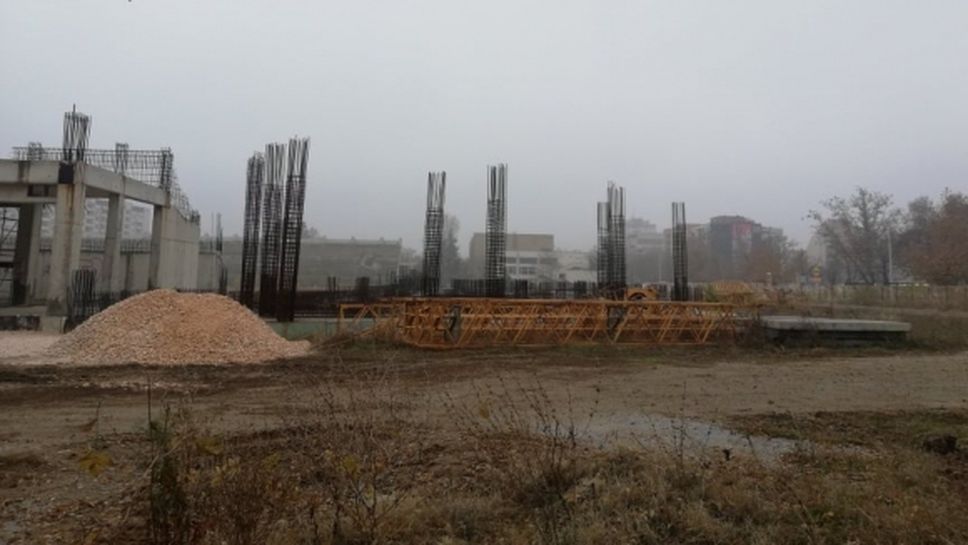 Шефът на строителната фирма на "Колежа": По 300 000 лева месечно ще влизат в касата на Ботев