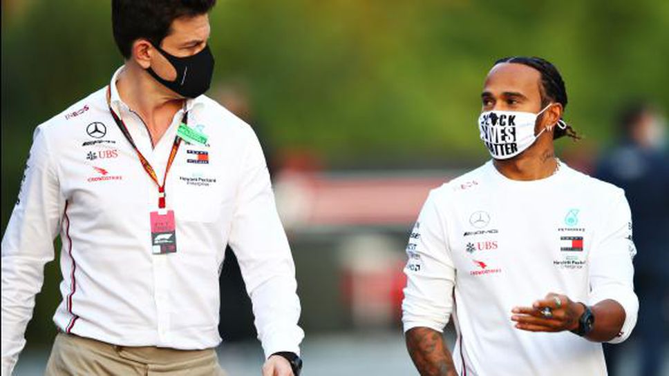 Люис Хамилтън рискува да остане извън Формула 1