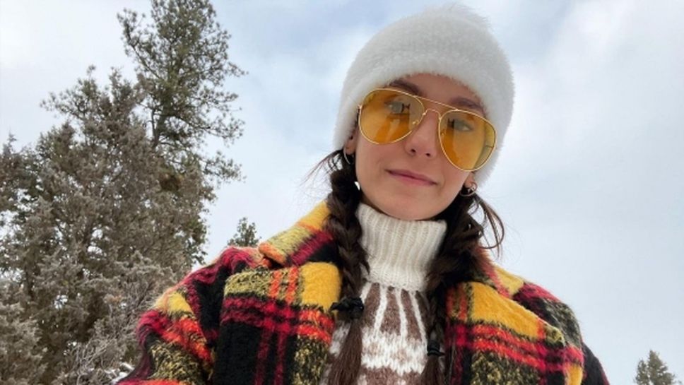 Нина Добрев показа завидни умения върху леда с новото си гадже (видео + снимки)