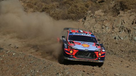 Себастиан Льоб отпадна от Рали Дакар