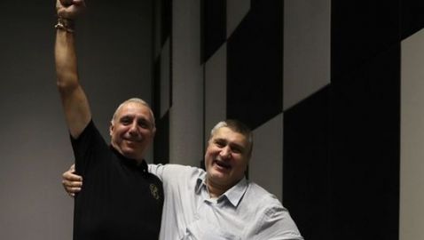 Христо Стоичков надъха волейболистите за евроквалификациите