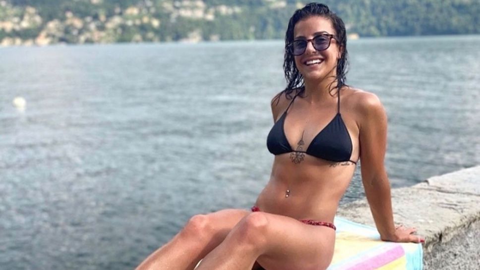 Италианска гимнастичка привлича с изваяни форми (снимки)