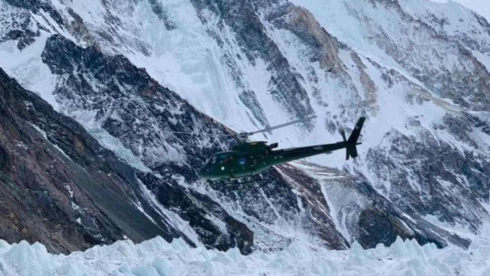 Без следа от изчезналите трима алпинисти на К2, върнаха хеликоптерите заради лошо време