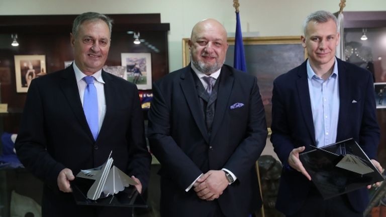 Министър Кралев присъства на връчването на наградите за спортна журналистика "Люпи и Мичмана“