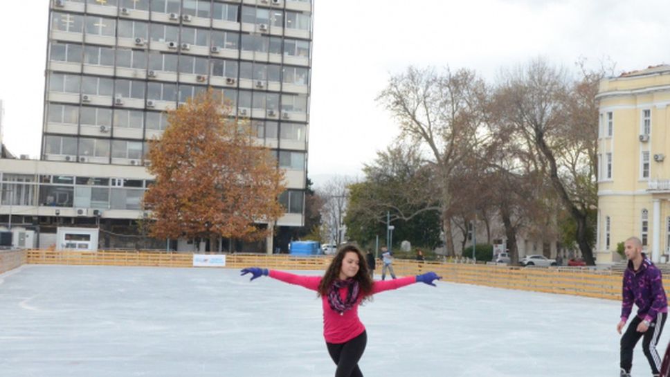 Ледената пързалка в Перник възобновява дейността си