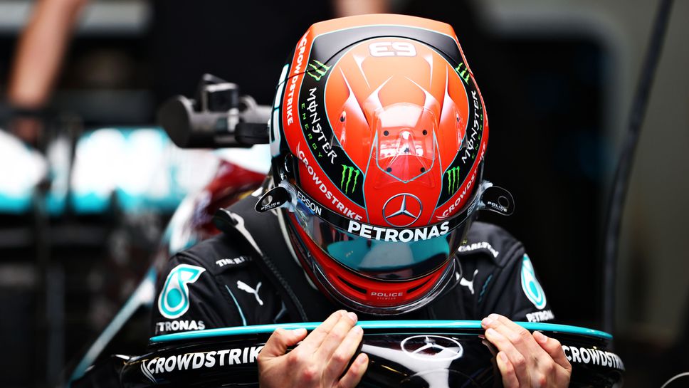 Ръсел е сменил основния цвят на своята каска от уважение към Шумахер