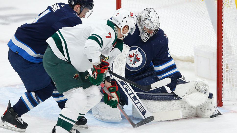 Хеттрик на Марк Шайфели донесе победа на Уинипег срещу Минесота