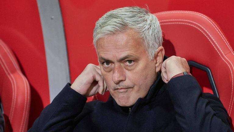 Треньорът на Рома Жозе Моуриньо смята че късметът е обърнал