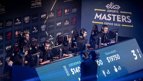 500 излиза срещу силни геймъри в последни опити за RMR-а