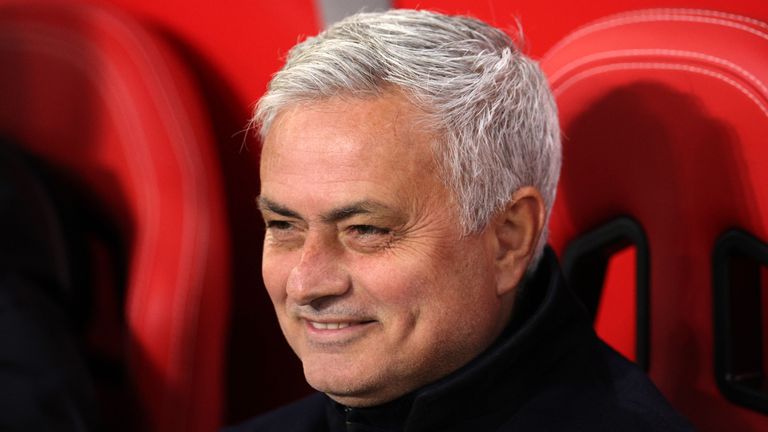 От Пари Сен Жермен са започнали преговори с Жозе Моуриньо