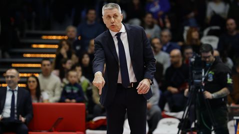 Радостин Стойчев и Верона разгромиха като гост Пиаченца! Абаев е MVP