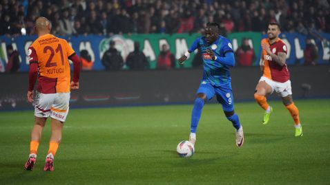 Али Соу продължи с головете и срещу Галатасарай, но Осимен го надмина