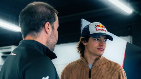 Заради войната Никола Цолов обиколи половината свят, за да стигне в Мелбърн