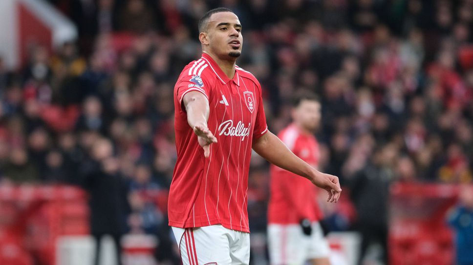 Челси се надява да се раздели с Тосин Адарабиойо Беноа