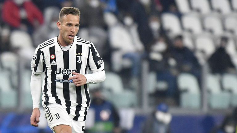  Капело за футболист на Ювентус: Той играе ръгби, подава единствено встрани и обратно 