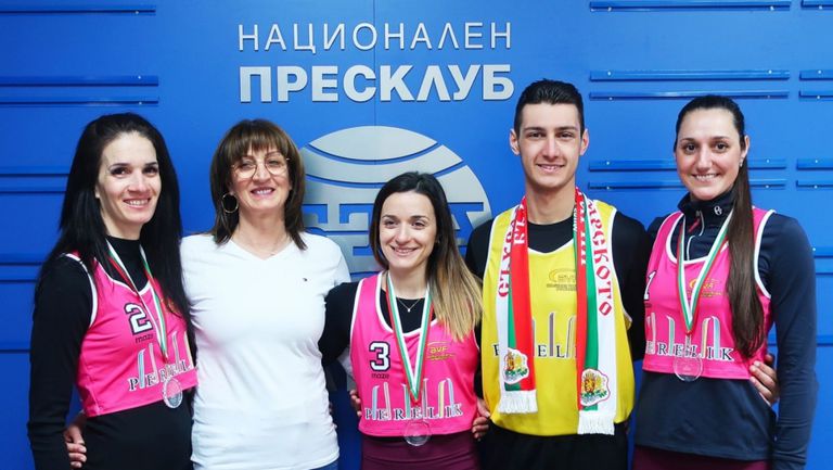 Треньорката Стефка Великова заведе два отбора на първия национален шампионат