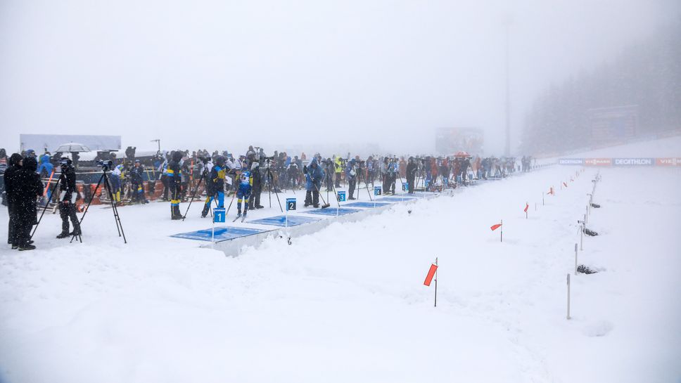 Мъгла отложи женския спринт в биатлона в Осло