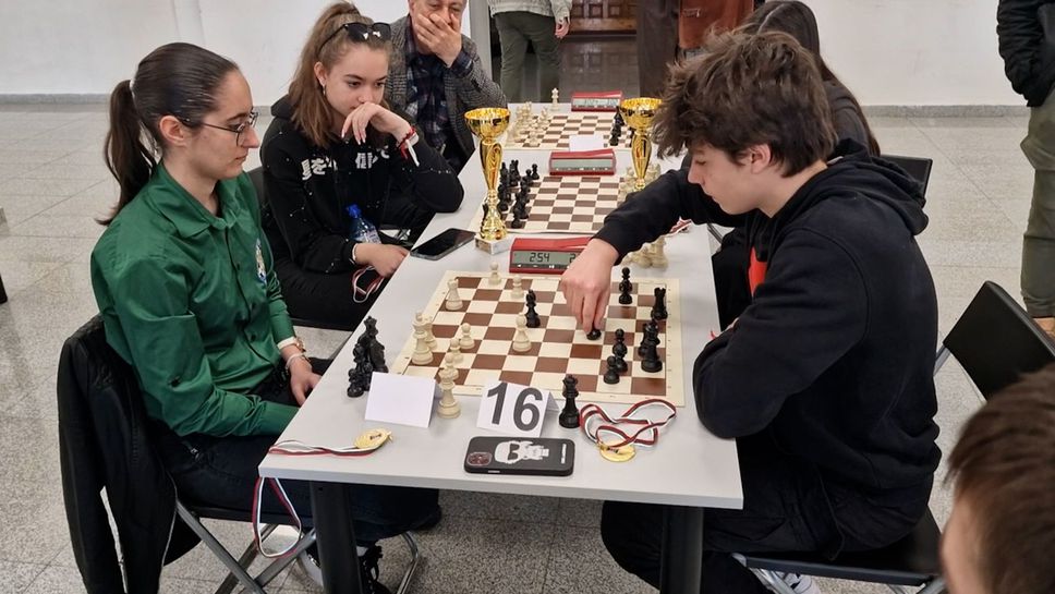 Светлен Иванов с 3 титли на Държавното първенство по шахмат за младежи до 20 години