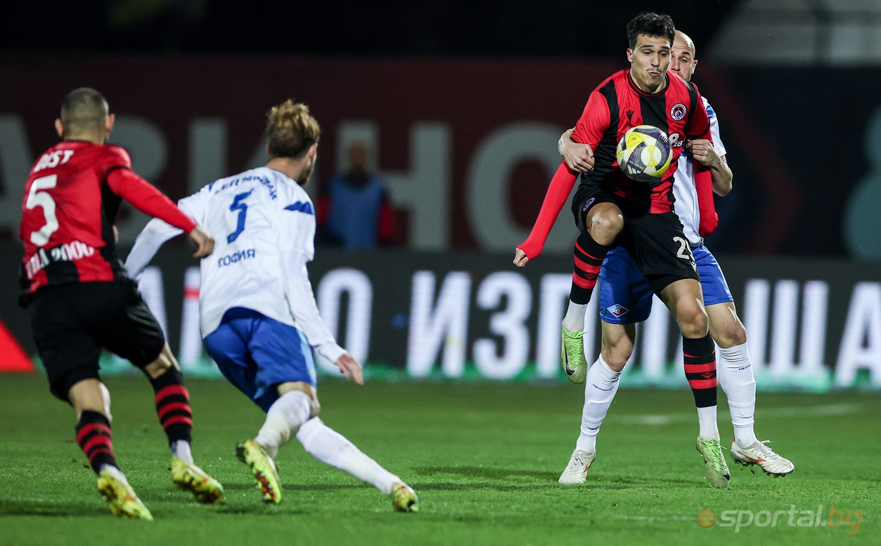 Локомотив (София) 3:0 Септември