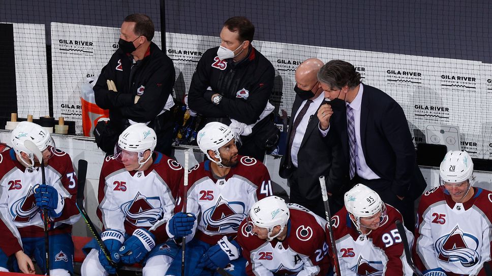 НХЛ отложи три мача на Колорадо заради COVID протоколите