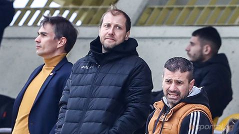  Надвисват облаци над Ботев (Пловдив) 