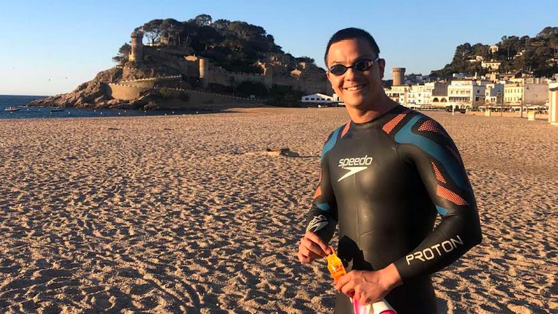 Цанко Цанков победи всички плувци в Барселона и се класира за маратона на Гибралтар