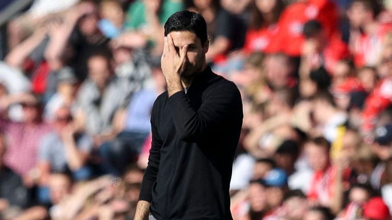 Мениджърът на Арсенал Микел Артета нямаше обяснение за загубата с