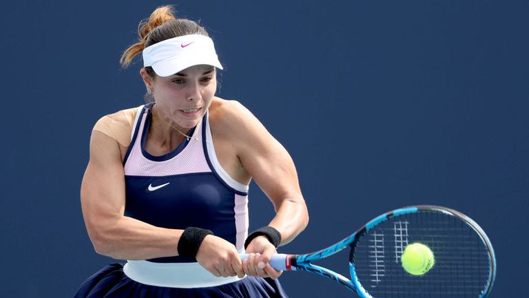Най добрата българска тенисистка Виктория Томова излиза днес на корта за