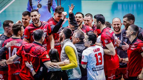  Нефтохимик притегли централен блокировач за Шампионската лига 