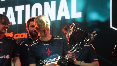 Astralis се доверява на звезда от академията