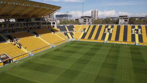 Ботев (Пловдив) ще играе пет домакинства на пълен стадион