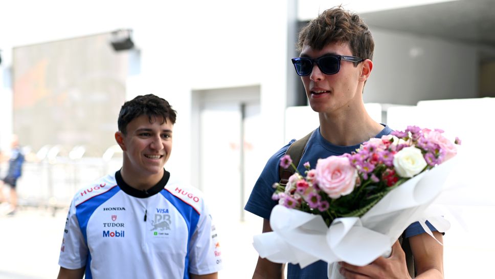 Оливър Беарман е един от шестимата пилоти които участват в