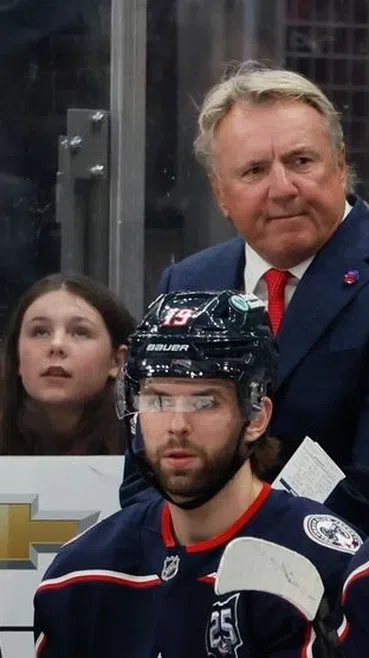 Кълъмбъс Блу Джакетс удължи договора на опитния старши треньор Рик Боунес