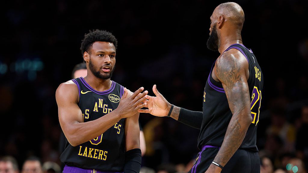 ЛеБрон и Брони с исторически момент в плейофите на НБА