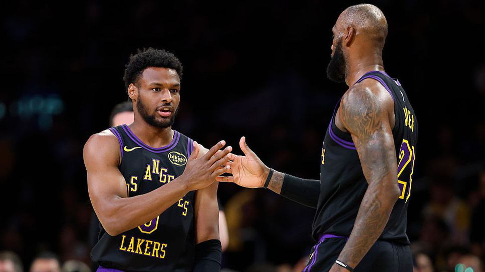 ЛеБрон Джеймс очаква с нетърпение да играе със сина си Брони в плейофите на НБА