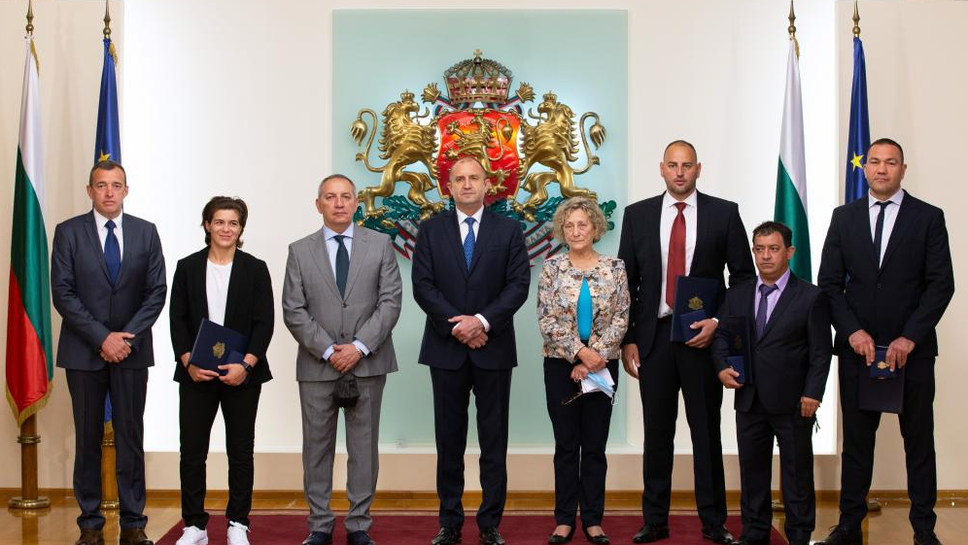 Изявени спортисти получиха Почетния знак на президента