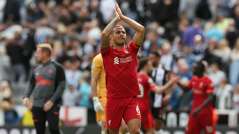 Халфът на Ливърпул Тиаго Алкантара бе избран за играч на