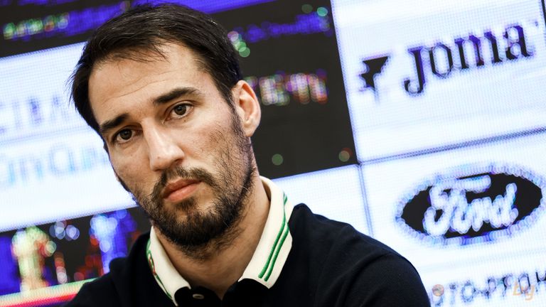  Ивелин Попов се завърна в Левски със сълзи на очи 