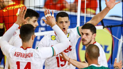 България с победа над Испания в първата контрола при дебюта на Ники Желязков 🏐