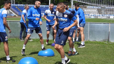  Монтана отпразнува извоюваната промоция 