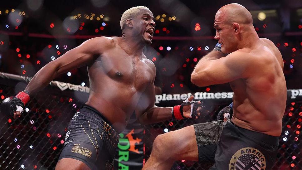 Бивш шампион на UFC и съперник на Багата бе нокаутиран тежко
