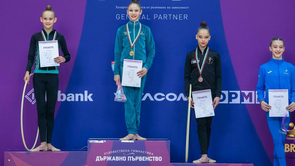 Две титли за Деа Емилова на финалите на отделните уреди при девойки старша възраст