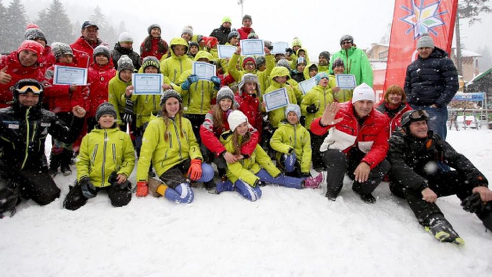 Асен Марков награди победителите в ски състезанията за деца на Боровец
