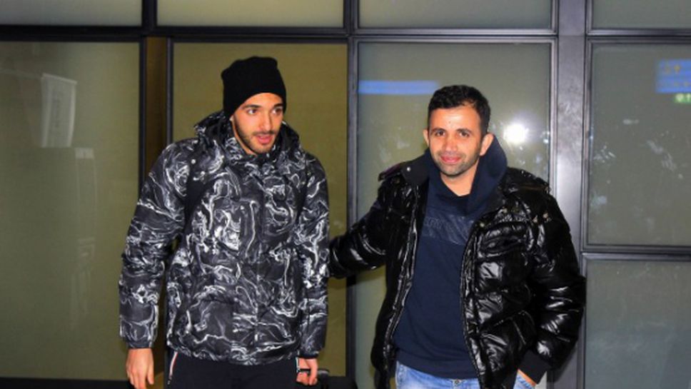 Бурабия пристигна в София и сутринта подписва с Левски