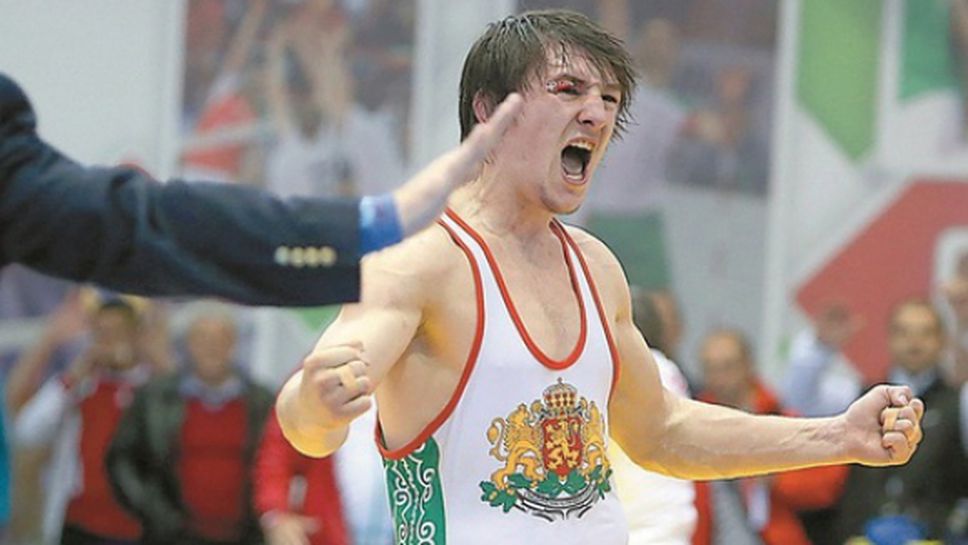 И носителят на трофея в нова категория за "Никола Петров"